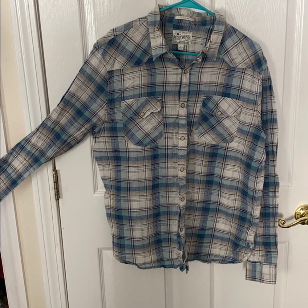 causal button down